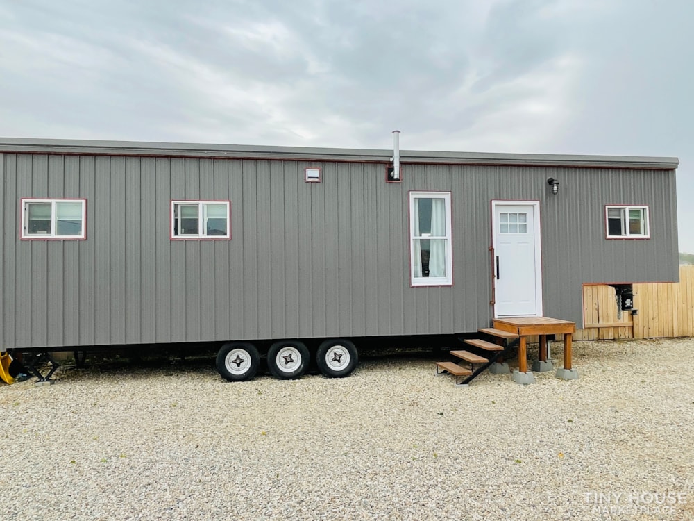 320 SqFt Home Style Sweet Tiny Home - Image 3 Thumbnail