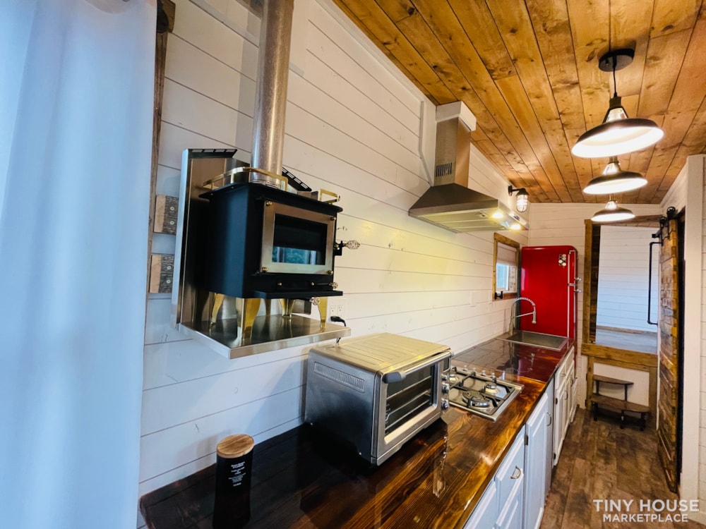 320 SqFt Home Style Sweet Tiny Home - Image 4 Thumbnail