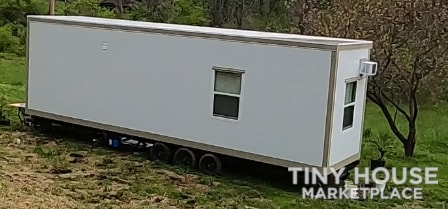 34.5' Tiny house on wheels 2019 Core Housing Solutions Dragonfly model - Image 3 Thumbnail
