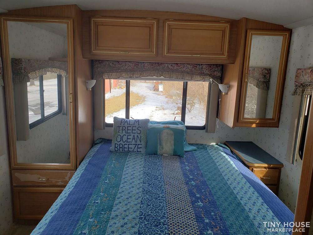 34 ft Fleetwood Storm-would make awesome Tiny House! - Image 3 Thumbnail