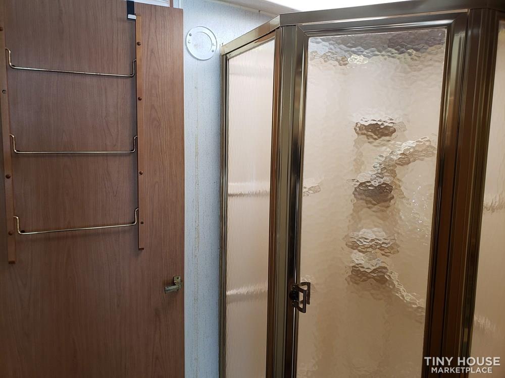 34 ft Fleetwood Storm-would make awesome Tiny House! - Image 4 Thumbnail