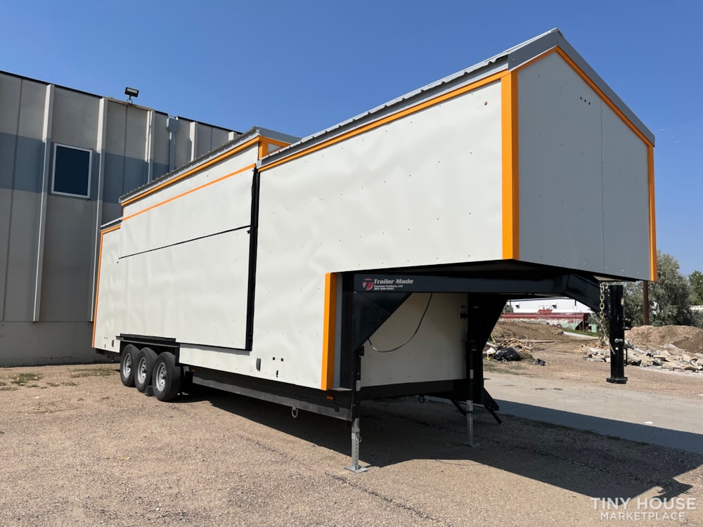 35’ Mobile Stage For Sale - Image 2 Thumbnail