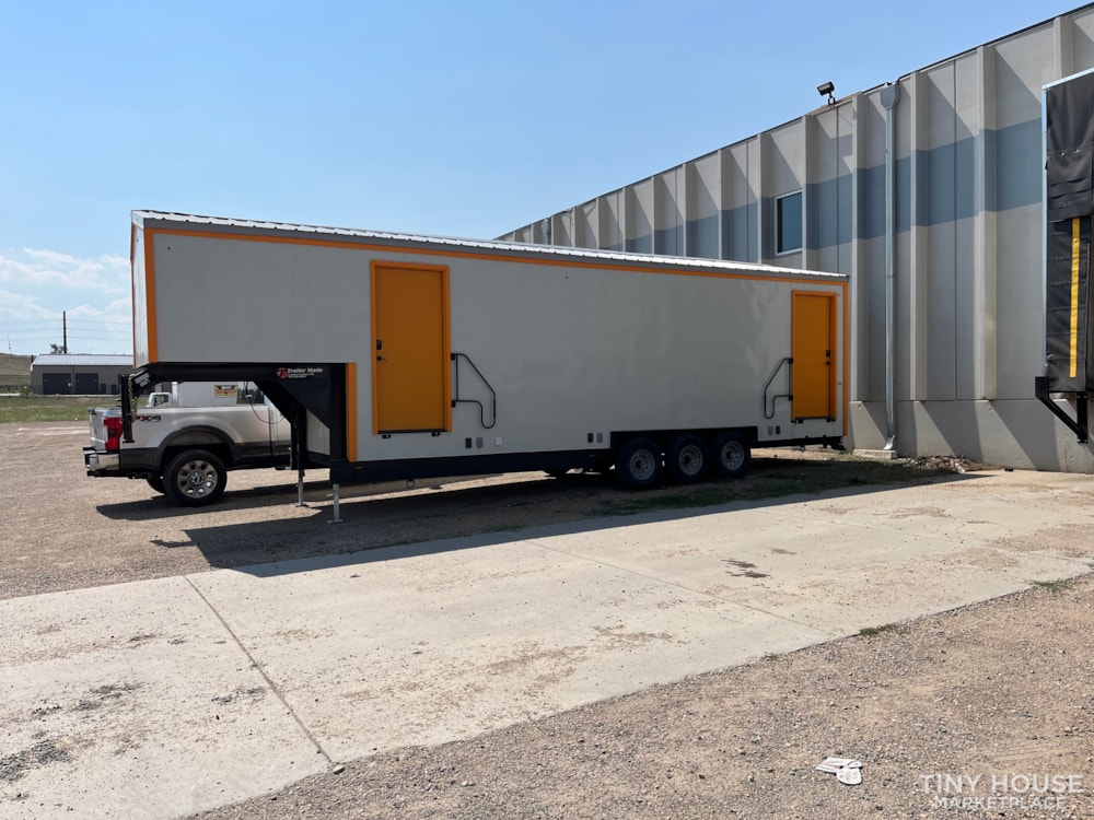 35’ Mobile Stage For Sale - Image 4 Thumbnail