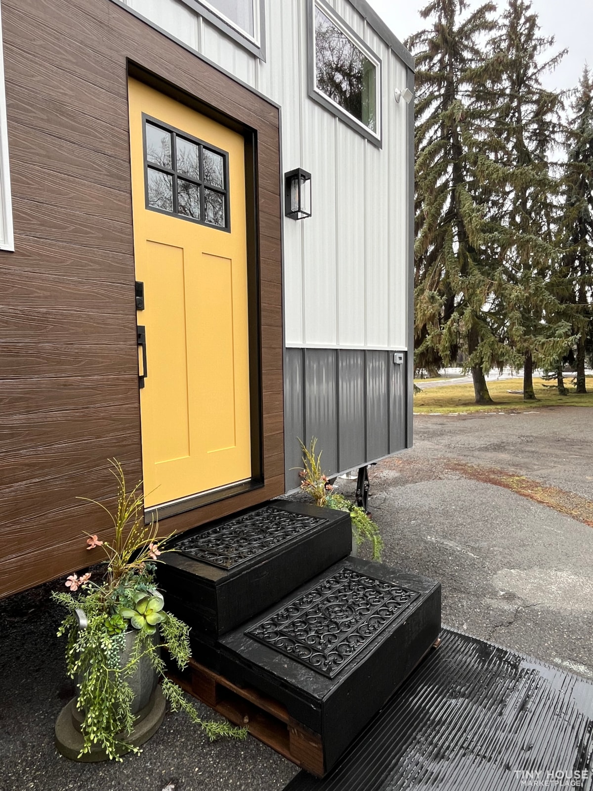 350 sq ft Noah Certified, Financeable, Insurable Custom Built THOW  - Image 3 Thumbnail