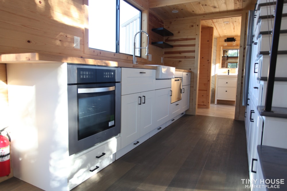 36' Modern Cabin - Nomad Tiny Homes - New - Dual loft - 21k trailer - Warranty - Image 4 Thumbnail