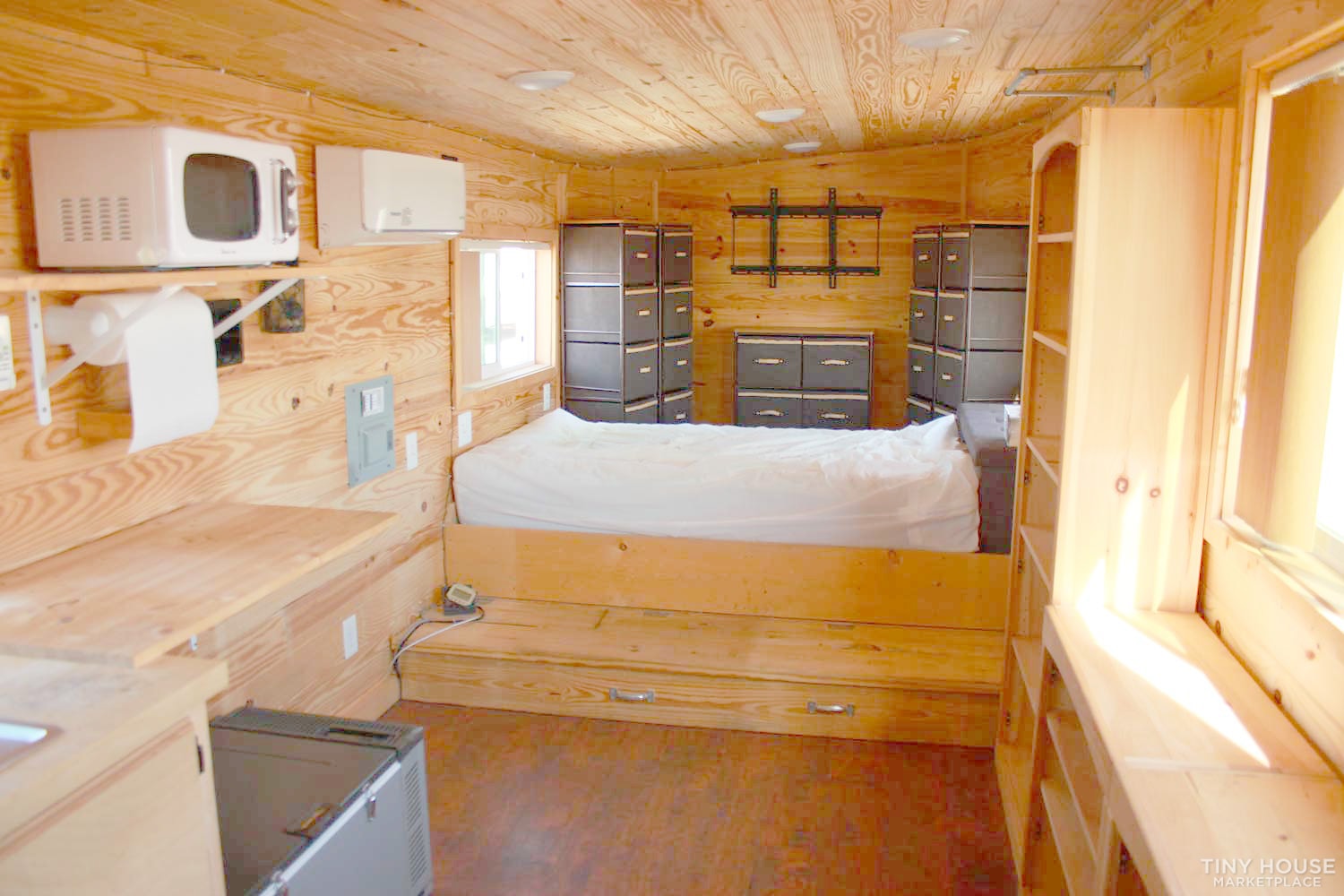 38' Custom Tiny House Fifth-Wheel RV - Image 4 Thumbnail