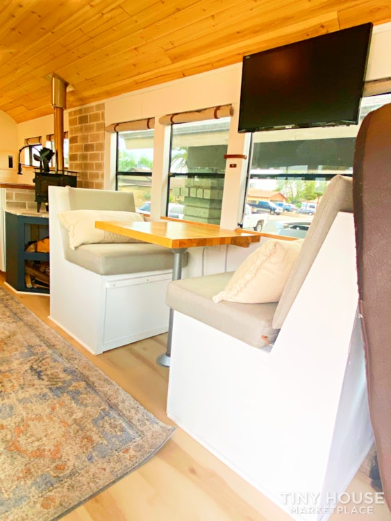 39 Ft Modern Skoolie Remodel - Image 4 Thumbnail