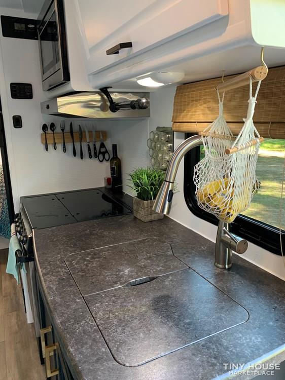 4 season 2019 Lance M1995 travel trailer tiny house with solar - Image 4 Thumbnail