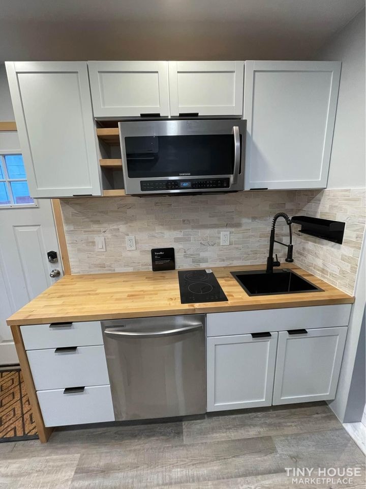 40 ft container home for sale Brand NEW 2023 - Image 3 Thumbnail