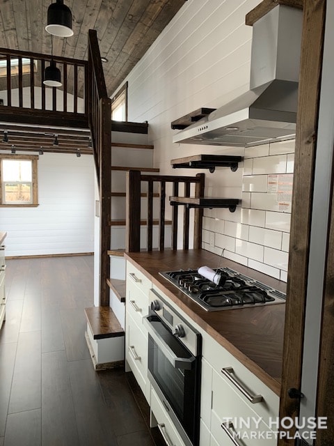 41-ft, RVIA-certified, Luxury Tiny House on Wheels by Mint Tiny Homes (2020) - Image 3 Thumbnail