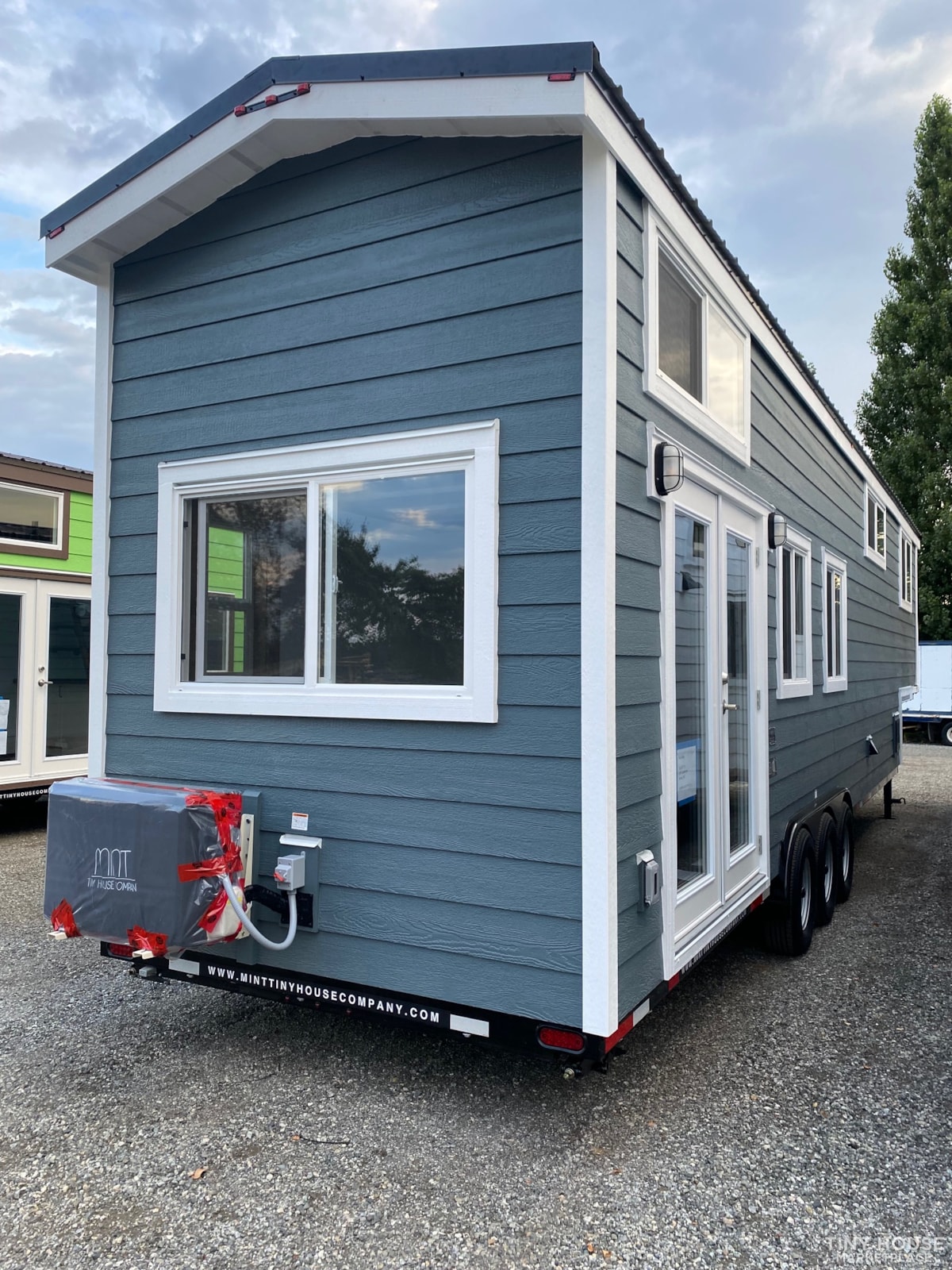 41ft Mint Tiny House - Image 4 Thumbnail