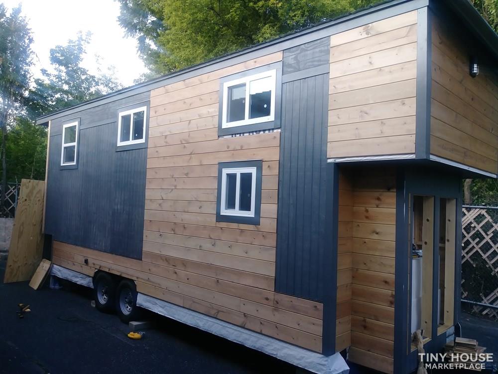 8.5'x24' Beautiful Designed Tiny House! - Image 3 Thumbnail