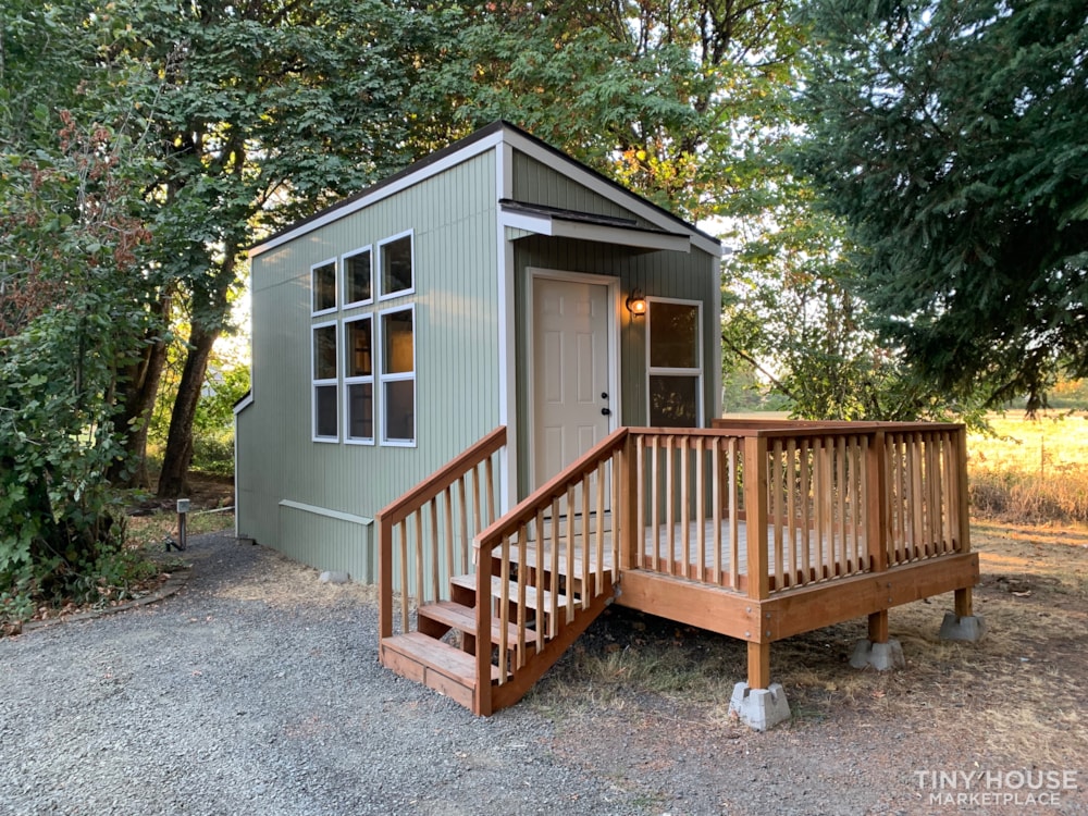 8' x 20' Tiny on Wheels with "spacious floor plan"! - Image 1 Thumbnail