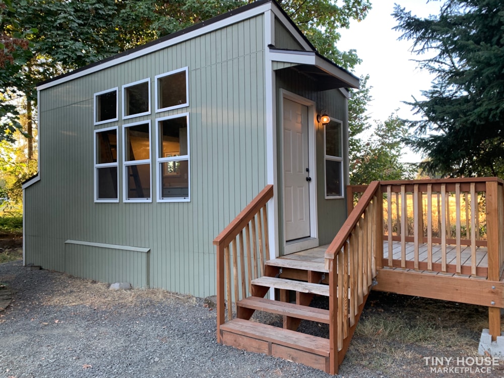 8' x 20' Tiny on Wheels with "spacious floor plan"! - Image 2 Thumbnail