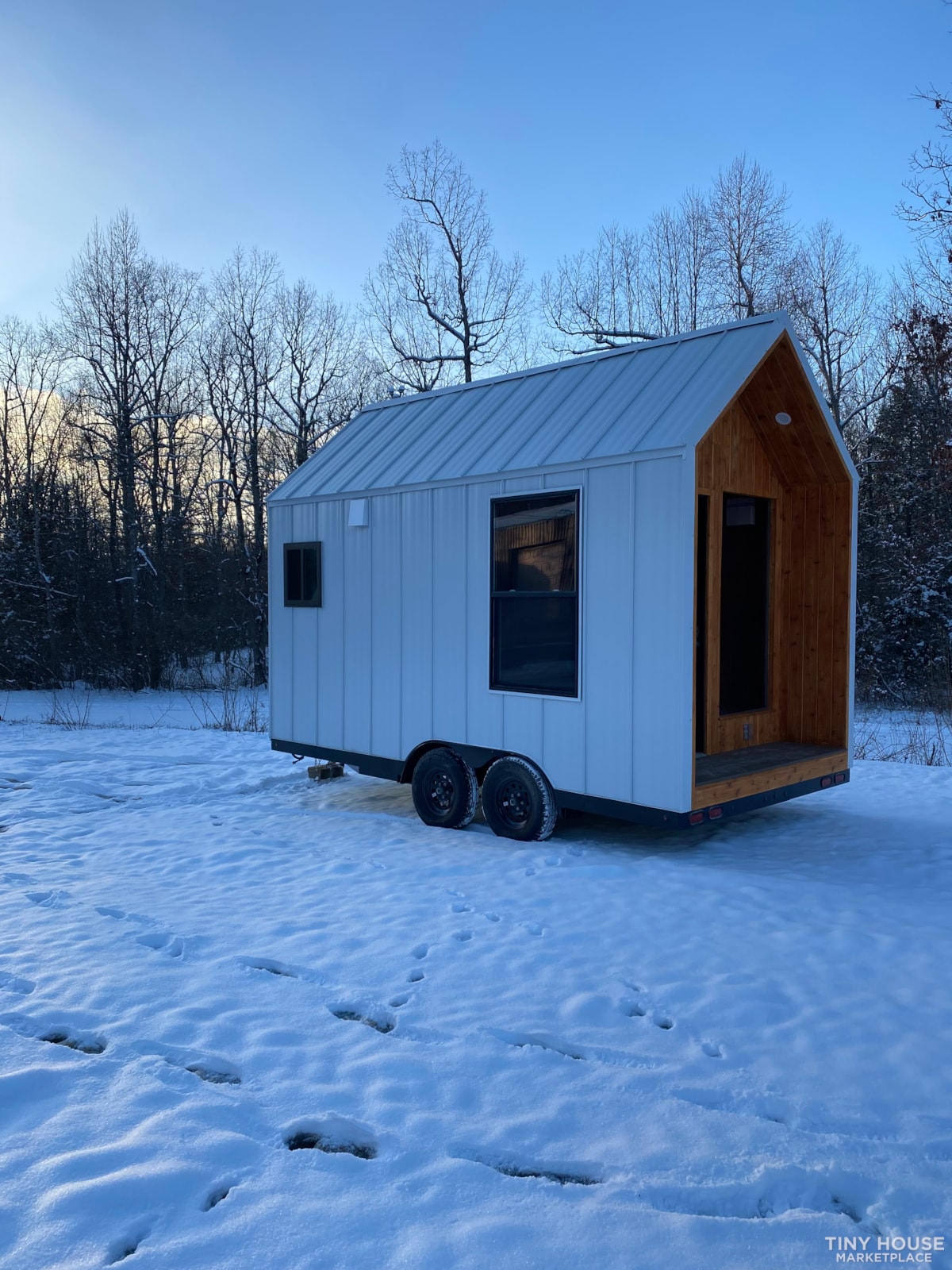 Nordic Style Studio on wheels with Bathroom - Image 1 Thumbnail