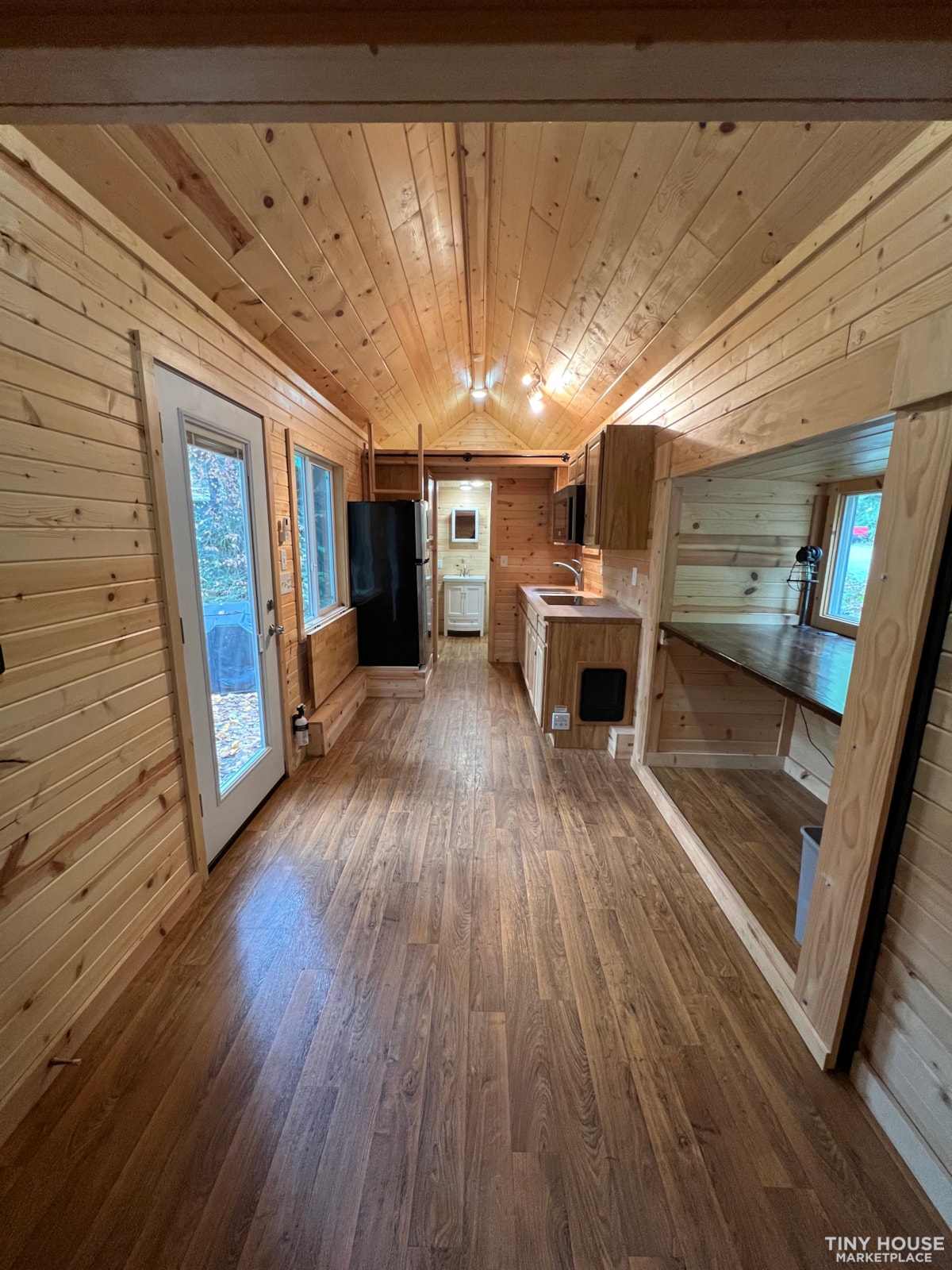 A 28’ Tiny House dream on wheels! - Image 3 Thumbnail