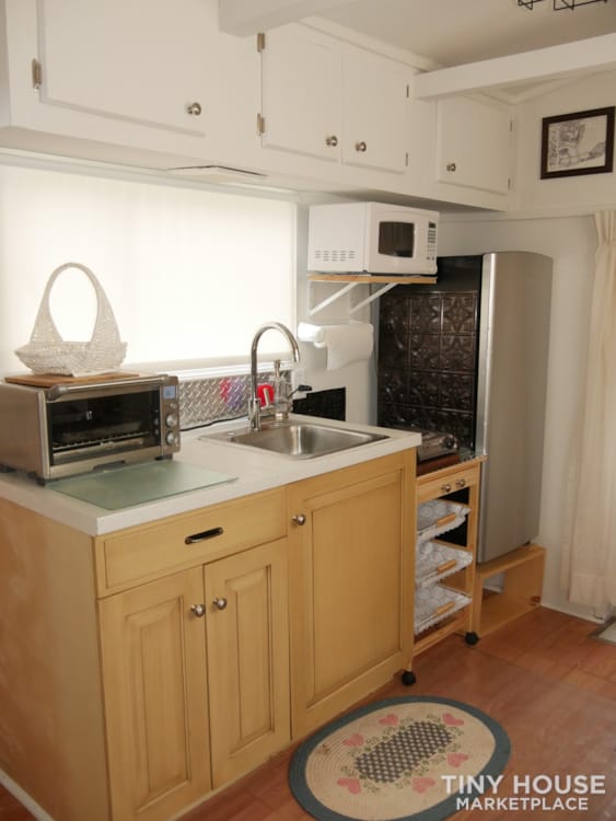 Ready to live, no work needed! A lot of sunshine in this tiny house! - Image 3 Thumbnail