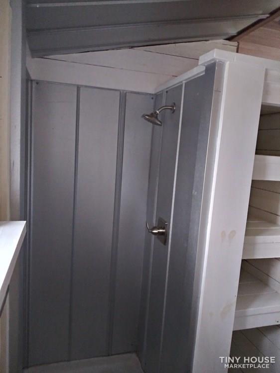 Actual Small HOUSE! The real thing! - Image 4 Thumbnail