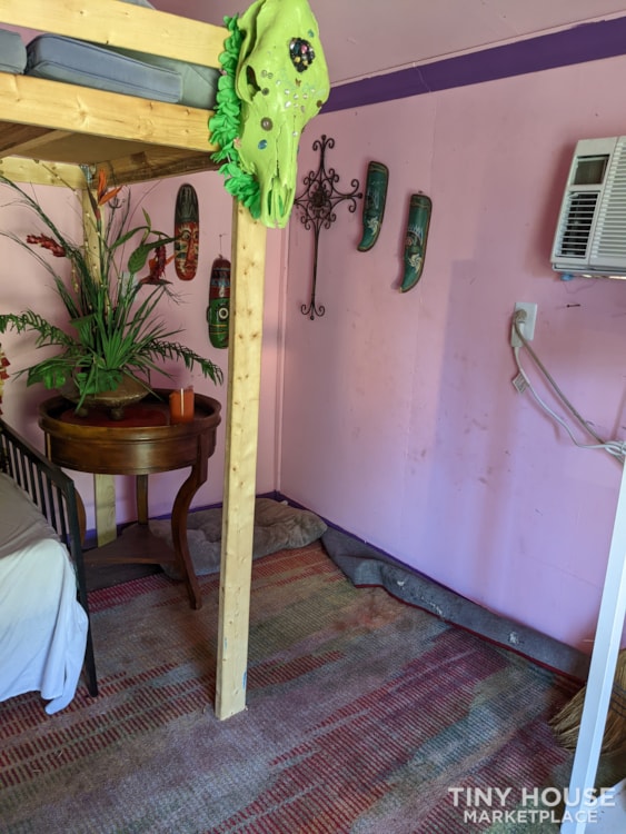 Adorable 12x16 tiny home with covered porch - Image 2 Thumbnail