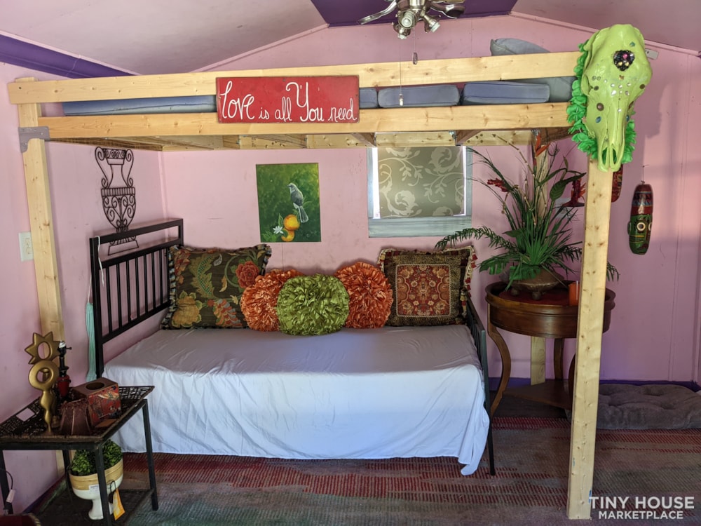 Adorable 12x16 tiny home with covered porch - Image 3 Thumbnail