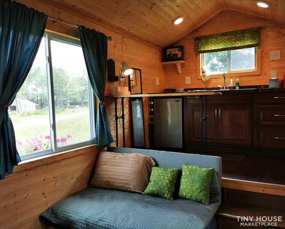  Adorable & Affordable. 20 x 8ft Barely Used Tiny House on Wheels - Image 3 Thumbnail