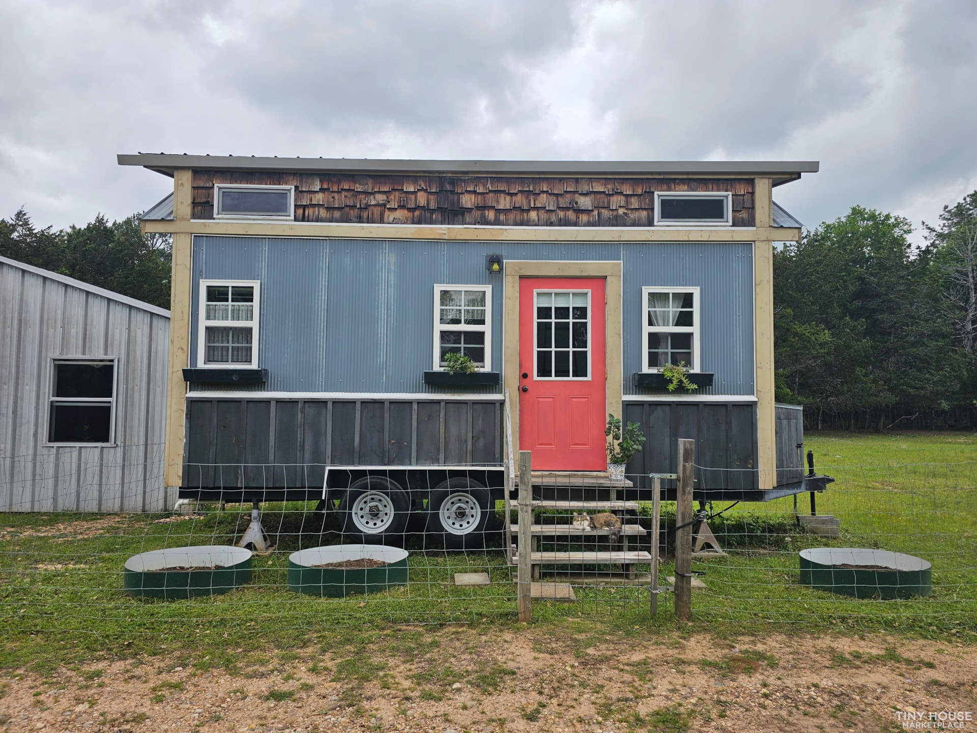 Adorable Texas Tiny House on Wheels 2 bed 1 bath