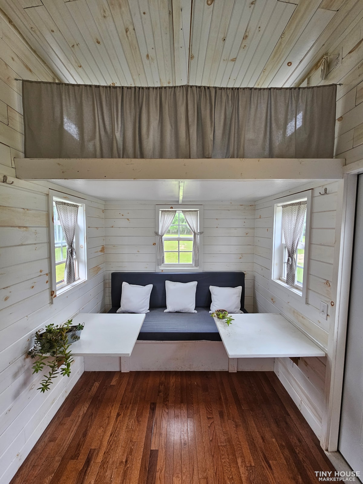 Adorable Texas Tiny House on Wheels - Image 4 Thumbnail