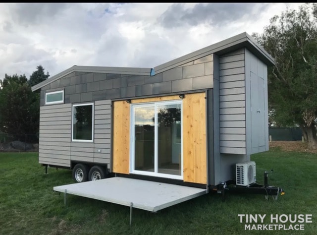 Adorable Tiny Home For Sale - Image 1 Thumbnail