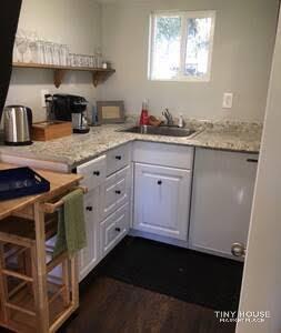 Adorable Tiny Home - like new! - Image 4 Thumbnail