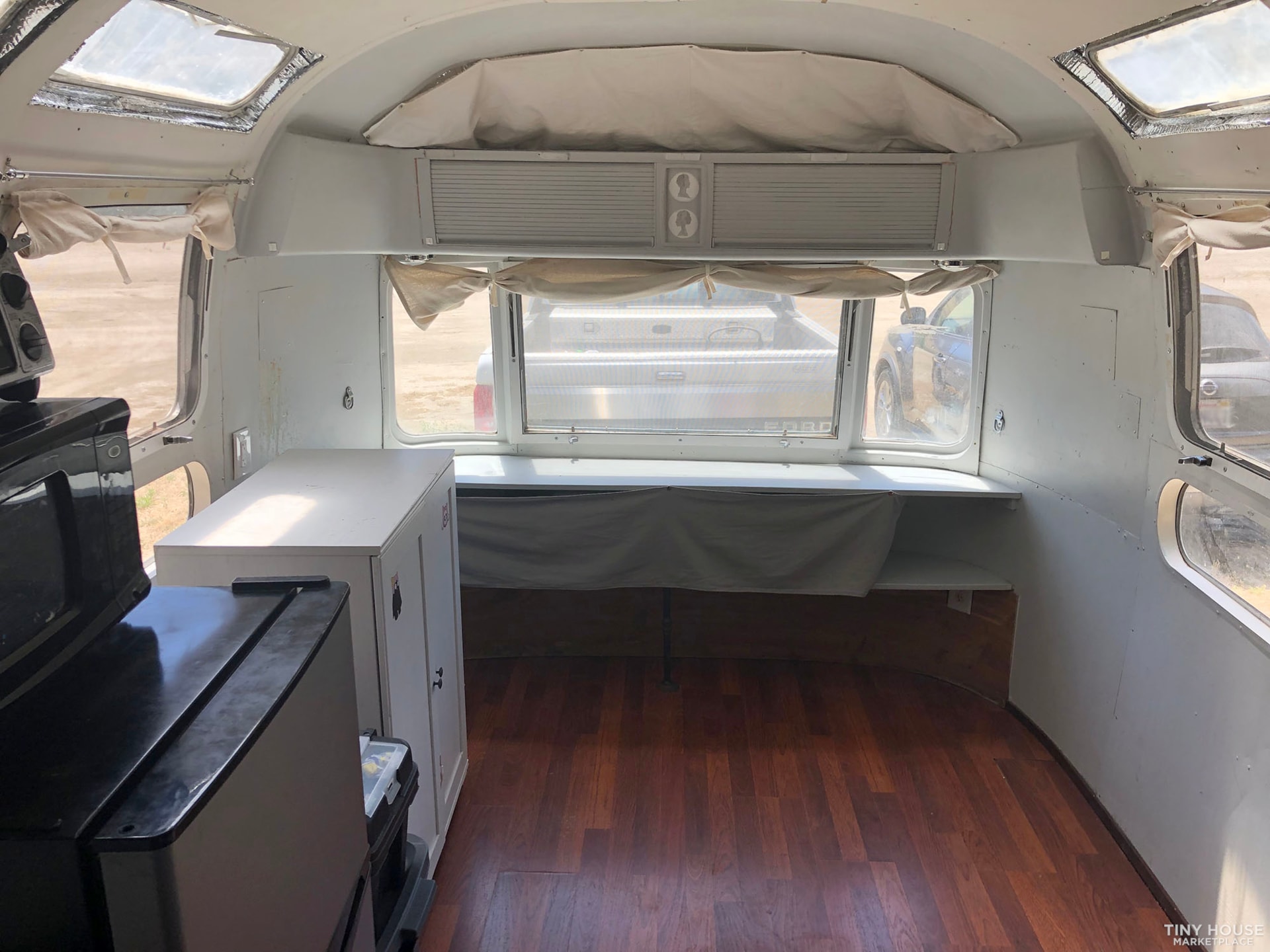 Cozy Vintage Tiny Home 1974 Airstream Sovereign - Image 3 Thumbnail