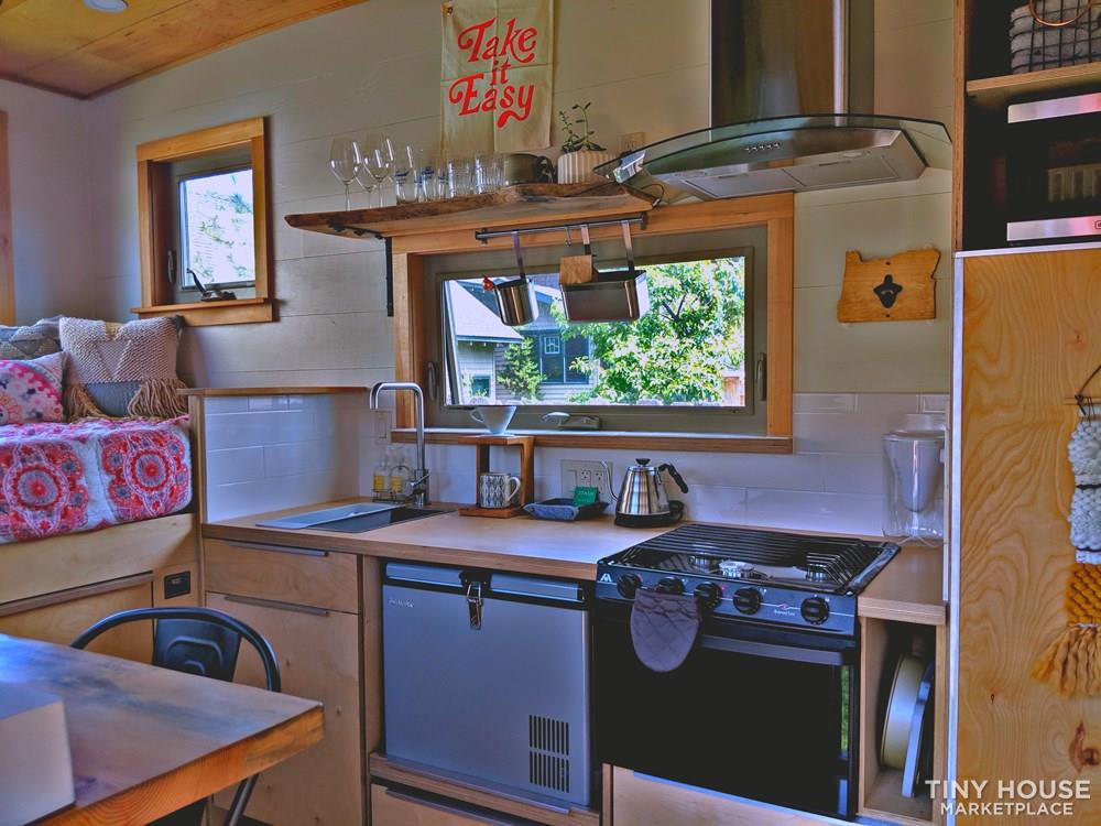 All-Season Off-Grid Adventure Traveller - Image 4 Thumbnail