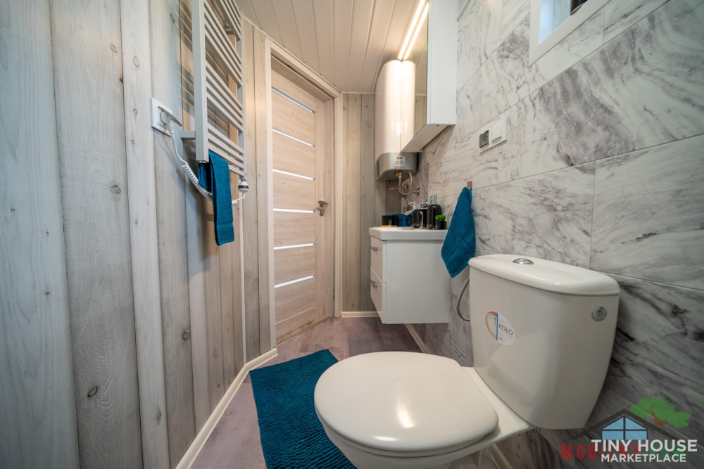  All-year-round mobile home 35m2 / Barn / Without permission / Loft / - Image 4 Thumbnail