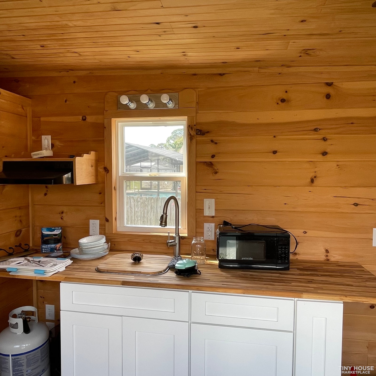 Amish built ITH Tiny Home - Image 2 Thumbnail