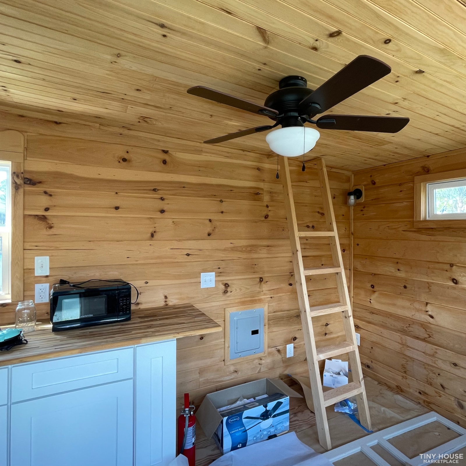 Amish built ITH Tiny Home - Image 3 Thumbnail