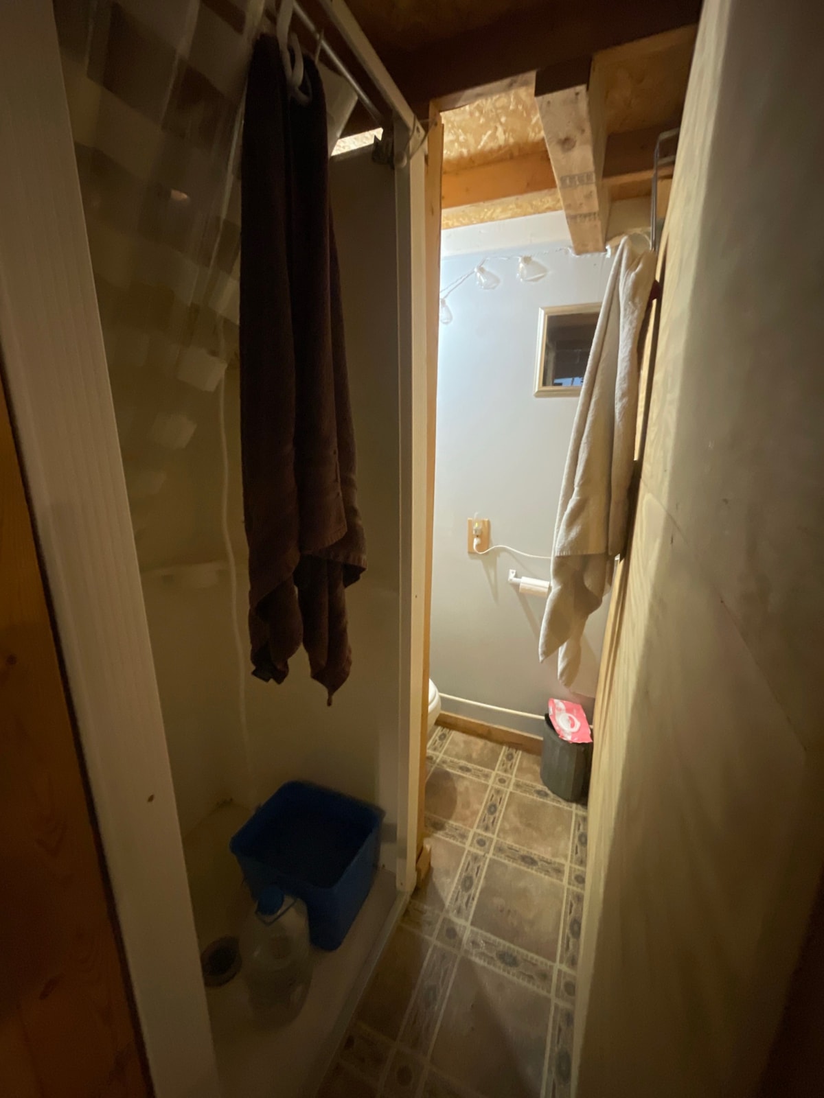 Amish built tiny cabin on skids 12x24  MUST BE MOVED - Image 3 Thumbnail