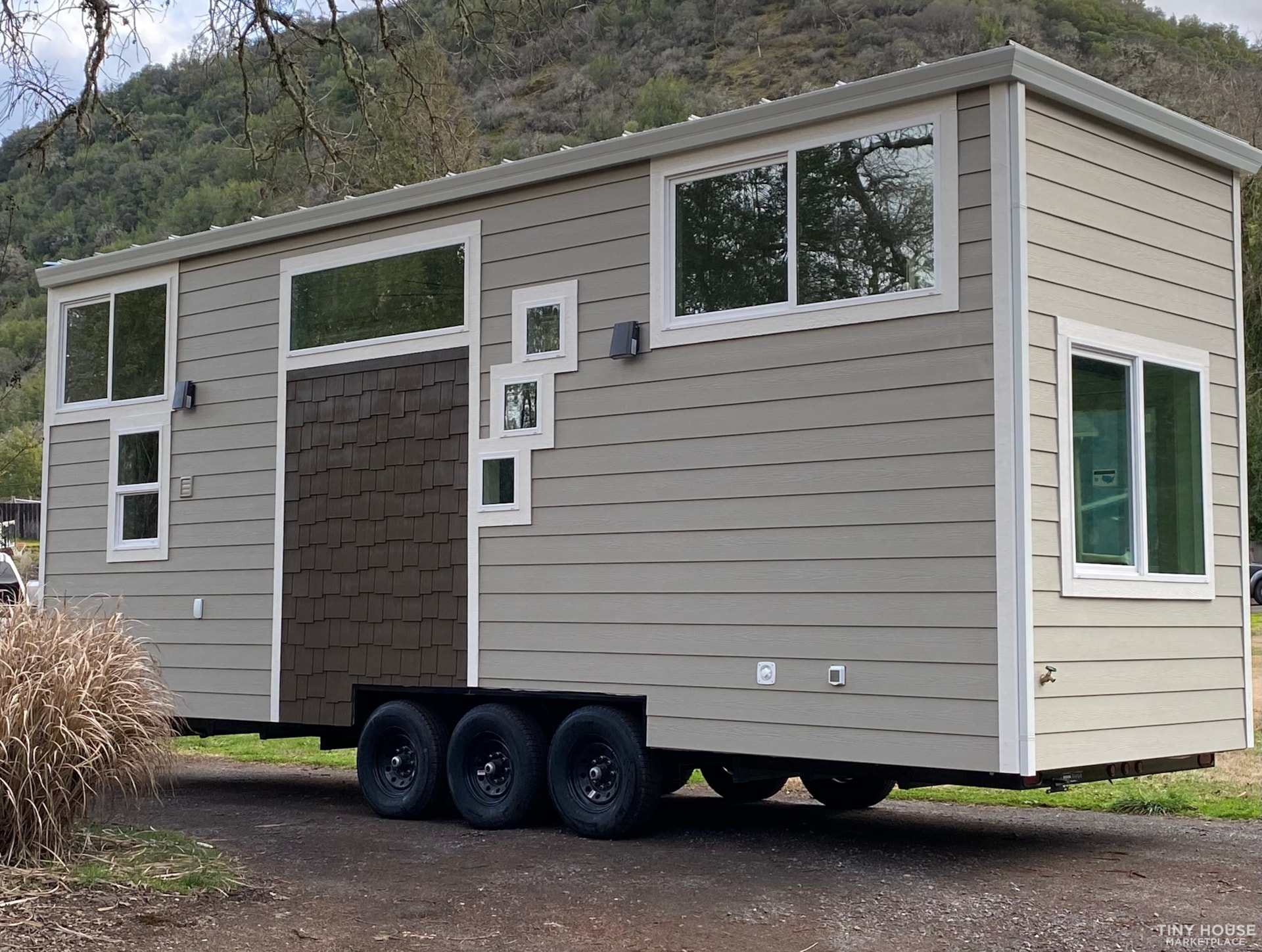 ANSI Certified New 28’ Luxury Tiny Home - Image 1 Thumbnail