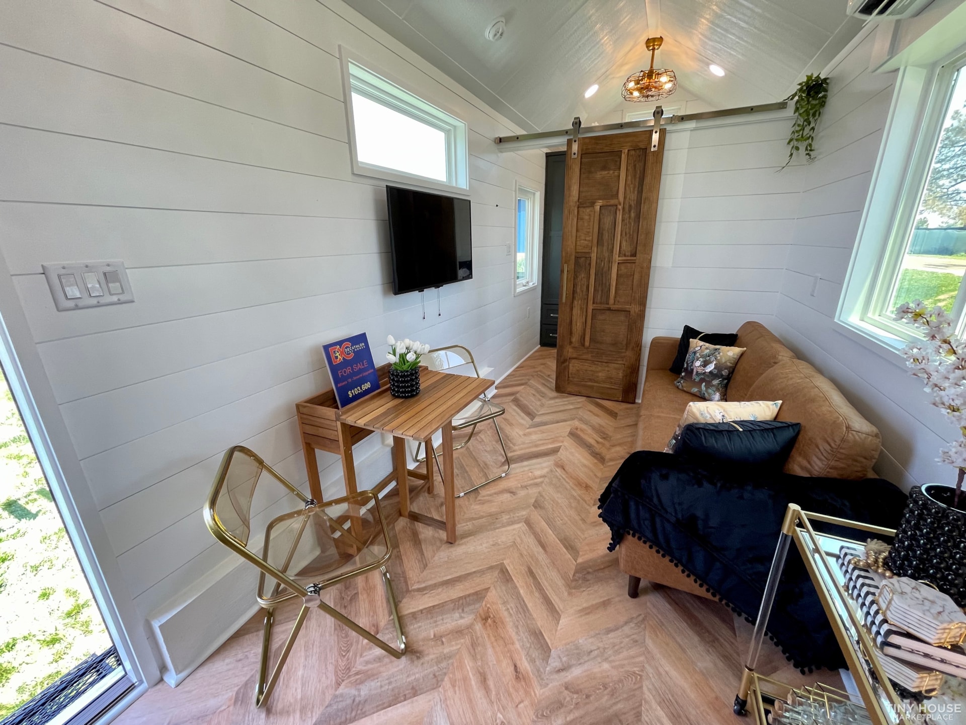 Award Winning Decathlon Tiny Homes 32'Athena Model Penelope For Sale: SOLD  - Image 3 Thumbnail