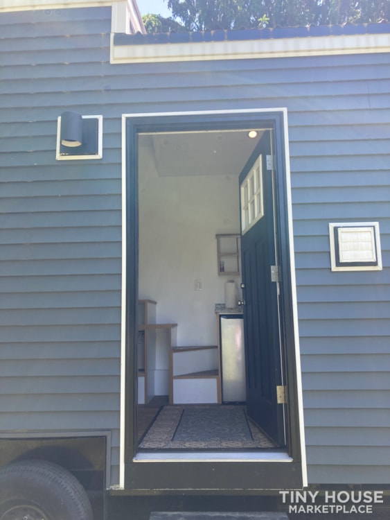 Sale Pending: Mint Condition Custom Built Tiny Home RVIA Cert 2020 - Image 3 Thumbnail
