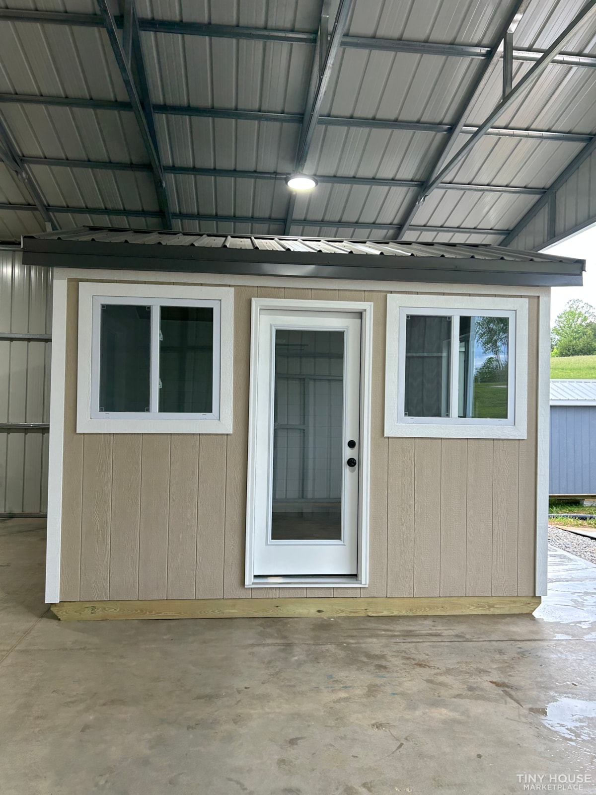 Backyard office/ Guesthouse/ Auxiliary space 