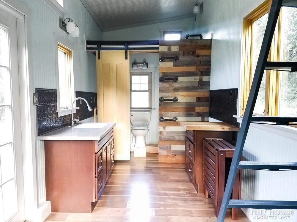 BAY BREEZE Beautifully Crafted Tiny Home - Image 4 Thumbnail