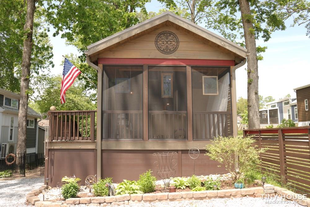 Beautiful 1 bed/ 1 bath Log Cabin Tiny Home in Flat Rock, North Carolina - Image 2 Thumbnail