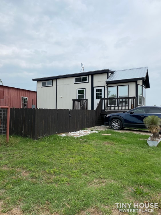 Beautiful 2021 Park Model Tiny Home in Tiny Home Community - Image 3 Thumbnail