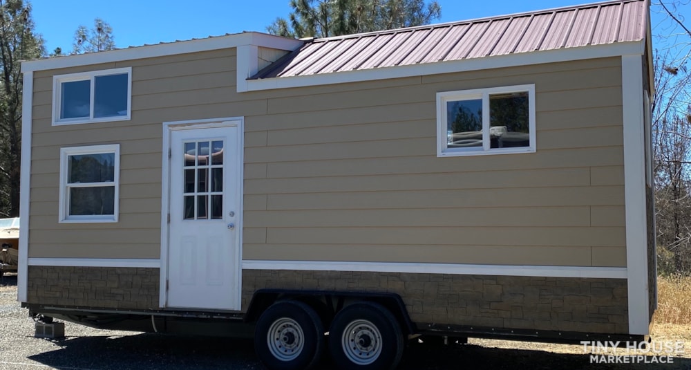 Beautiful 24' Tiny House - Image 2 Thumbnail
