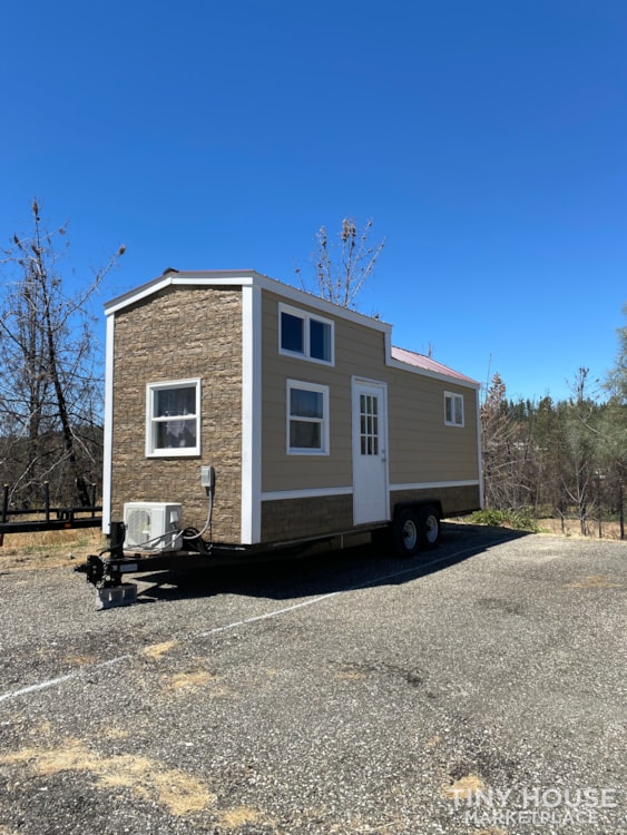 Beautiful 24' Tiny House