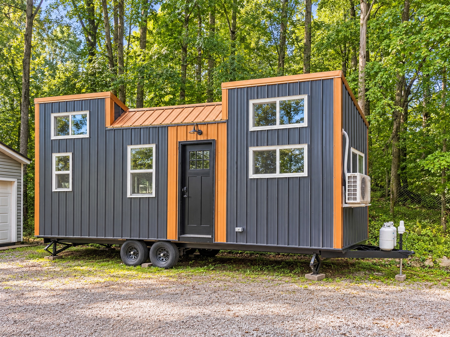 Beautiful 28-Foot Tiny Home on wheels – Grass Lake, Michigan - Image 2 Thumbnail