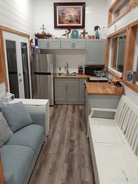 Beautiful 30 Ft Tiny House on Wheels with Main Floor Bedroom - Image 4 Thumbnail