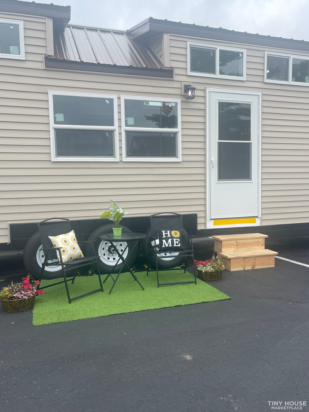 Beautiful 32' Tiny Home Built by Advanced High School Building Trades Class - Image 2 Thumbnail