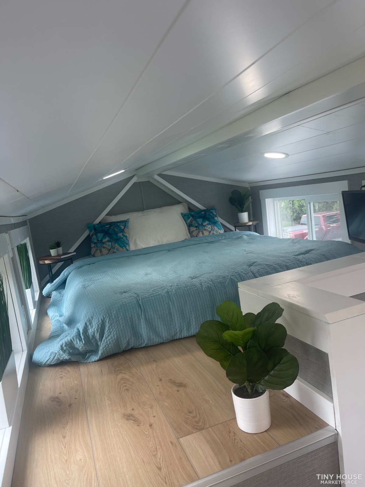 Beautiful 32' Tiny Home Built by Advanced High School Building Trades Class - Image 4 Thumbnail