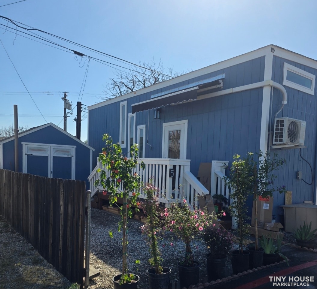 Beautiful 32' Tiny Home w/Lg shed & deck-Owner pays 1/2 shipping!