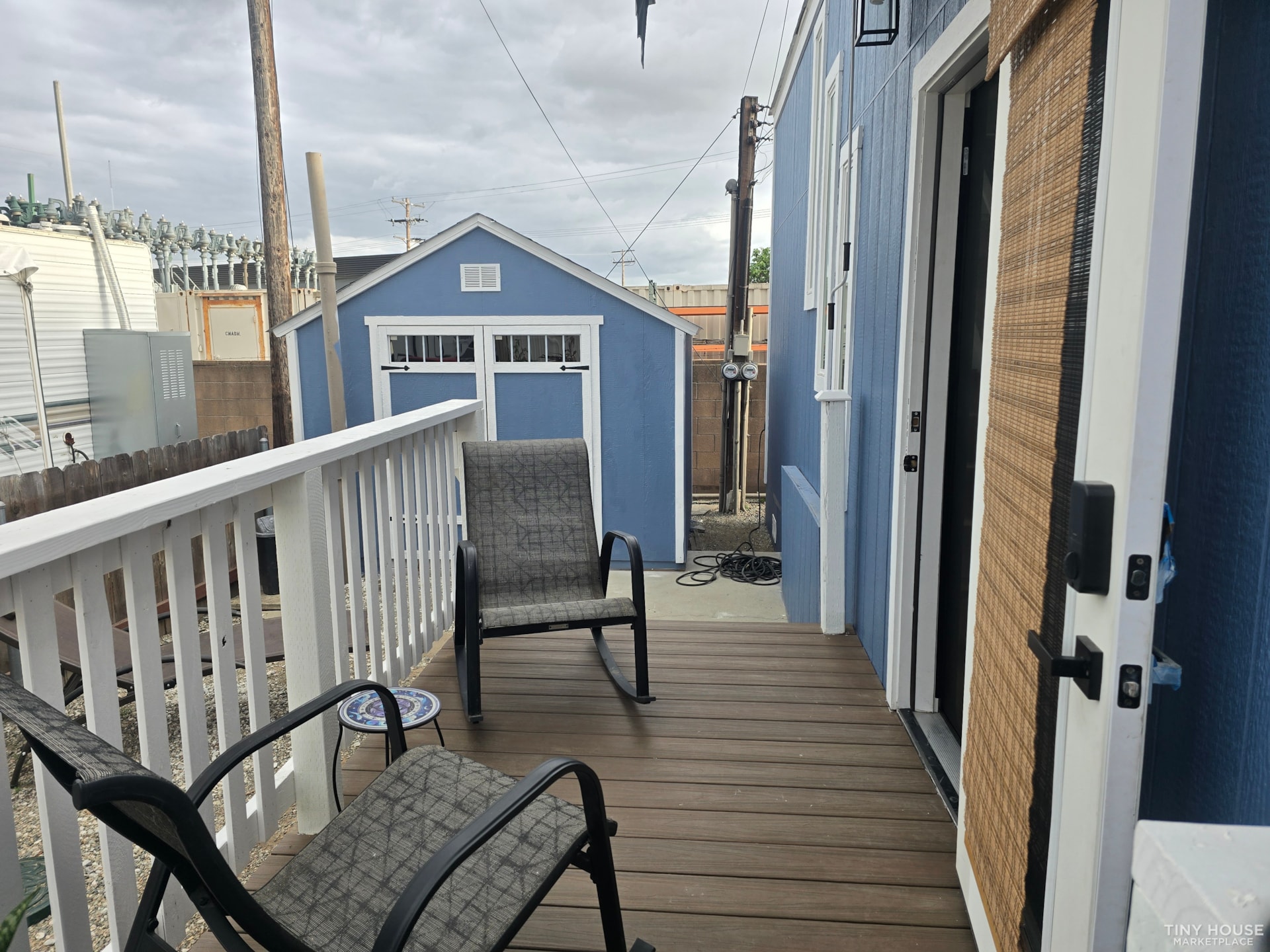 Beautiful 32' Tiny Home w/Lg shed & deck-Owner pays 1/2 shipping! - Image 3 Thumbnail